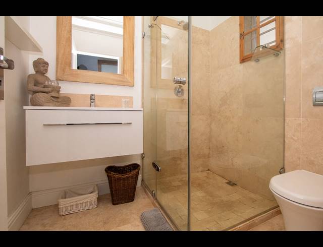 1 BEDROOM APARTMENT TO LET IN THREE ANCHOR BAY